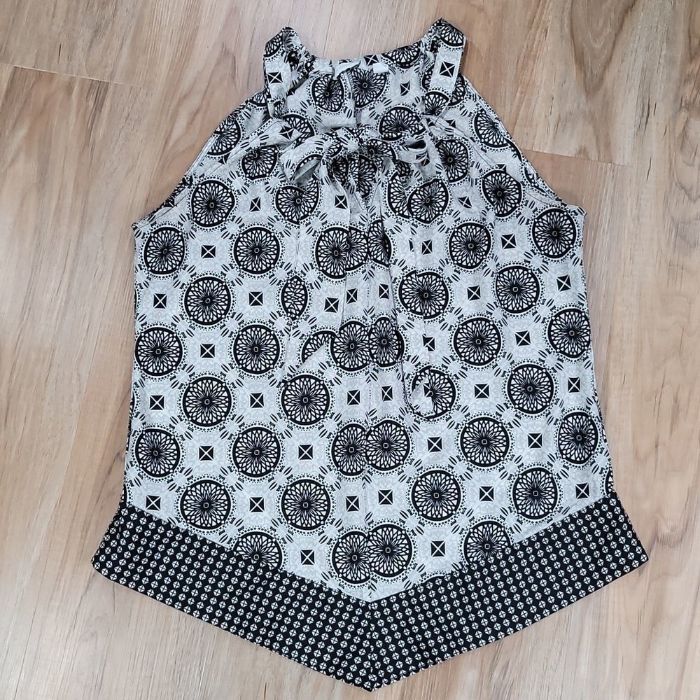 🔺️New York & Co Black & White High Neck Sleeveless Halter Top Large
